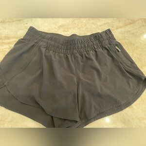 Lululemon Tracker Short 4 inch Size 12